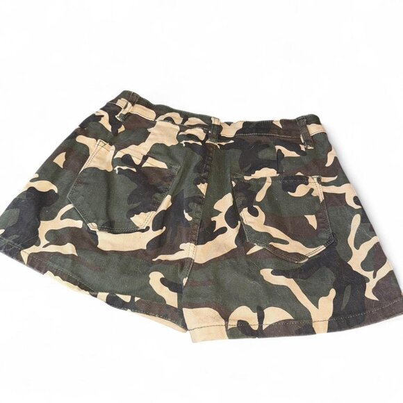 tan / green camo skirt w/ built in shorts - Picture 4 of 4